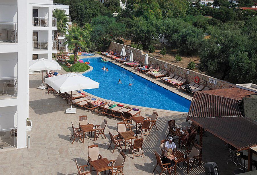 Costa Queen Suites Gümbet Exterior foto