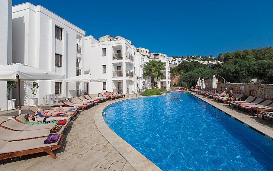 Costa Queen Suites Gümbet Exterior foto
